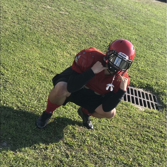 Profile Picture of Manuel Gonzalez (@mrg8_) on Poshmark