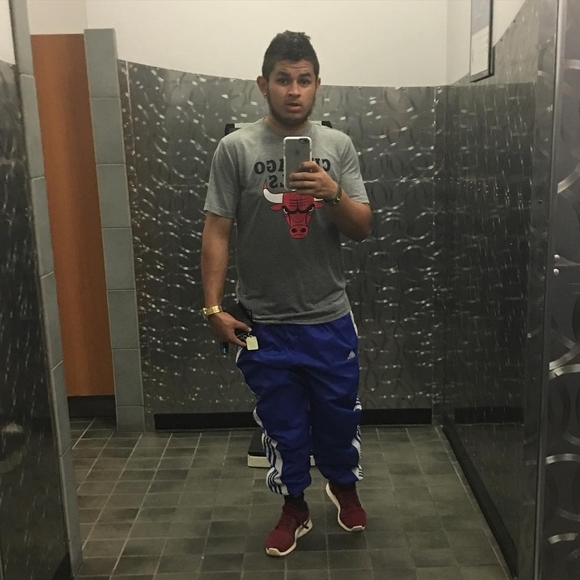 Profile Picture of Walter Ramirez (@walterramire794) on Poshmark