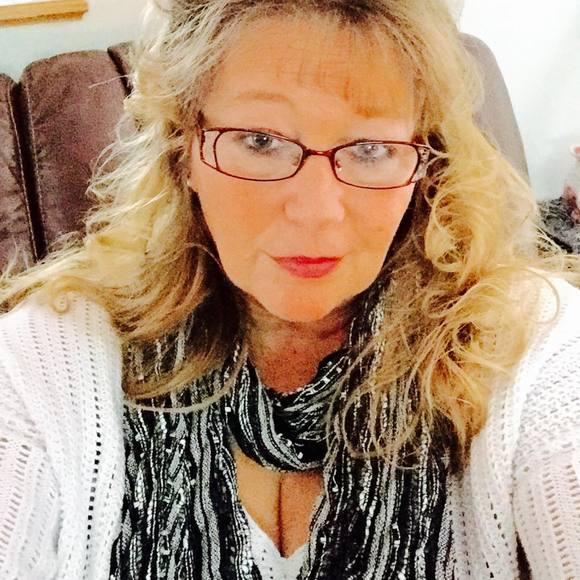 Profile Picture of Lisa Cote (@lisacote361) on Poshmark