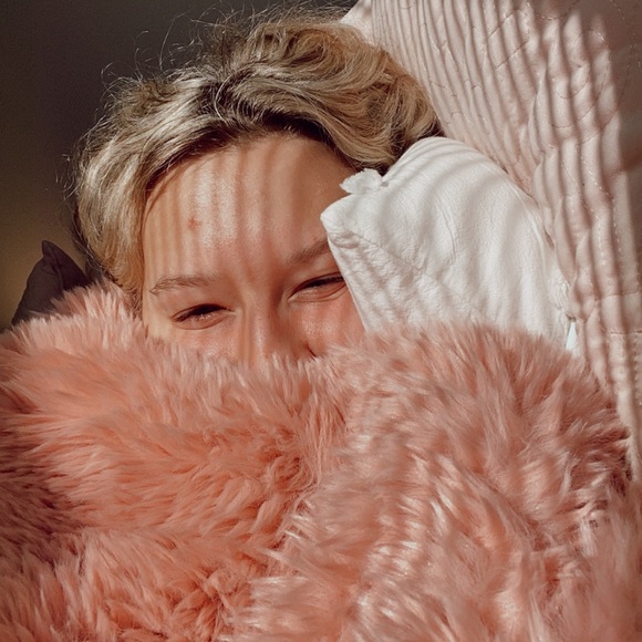 Profile Picture of Jolie Chaleff (@jolie_chaleff) on Poshmark