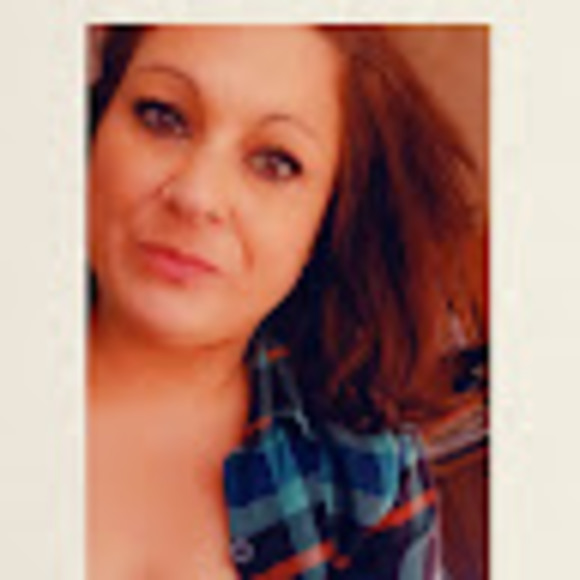 Profile Picture of Erika Dunham (@erikadunham6) on Poshmark