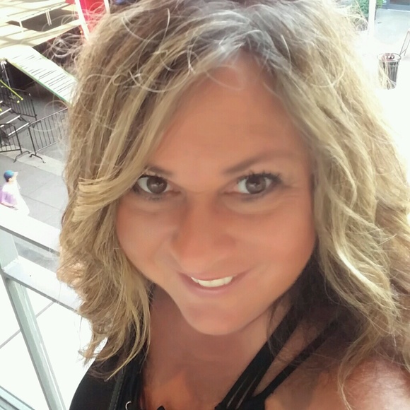 Profile Picture of Chris Bock (@acb513) on Poshmark