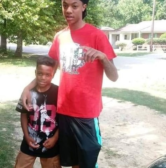 Profile Picture of Xavier Lucas (@xlucas) on Poshmark