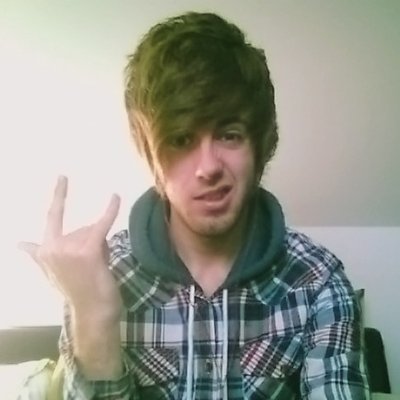 Profile Picture of Louis Engle (@watrudoinglouis) on Twitter