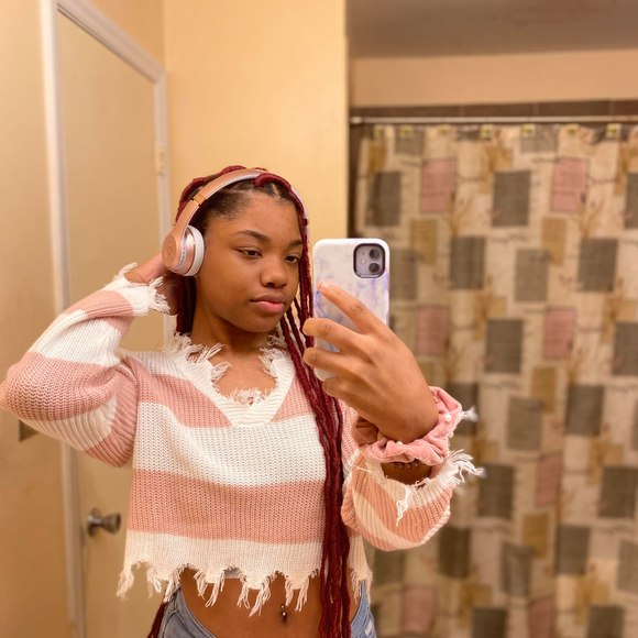 Profile Picture of Nyshia Janae (@nyshiajanae) on Poshmark