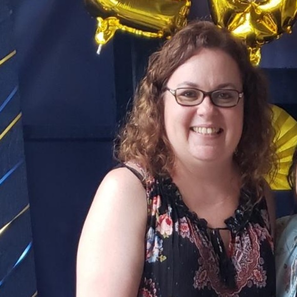 Sherry Castillo - Poshmark Profile Picture of Sherry Castillo (@sherry_castillo) on Poshmark