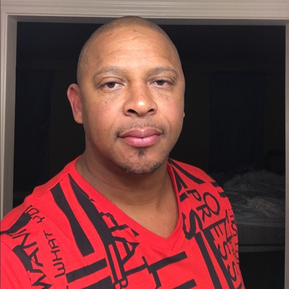 Profile Picture of Joseph Stelly (@jstelly74) on Poshmark