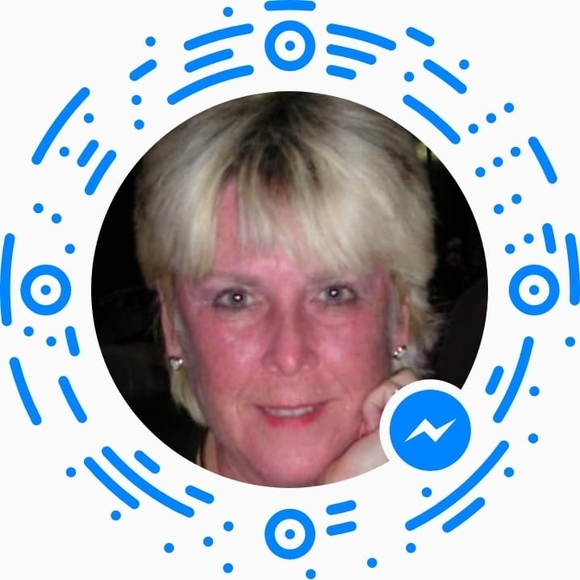 Profile Photo of Carole Palmer (@caroleannpalmer) on Poshmark