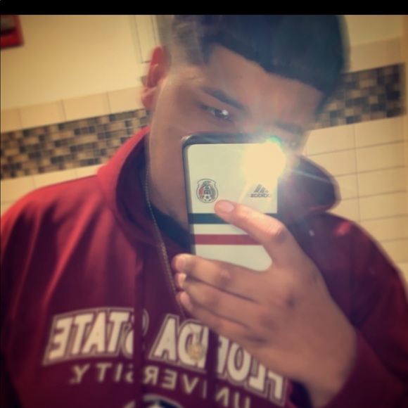 Profile Picture of Carlos Avellaneda (@cavellaneda212) on Poshmark
