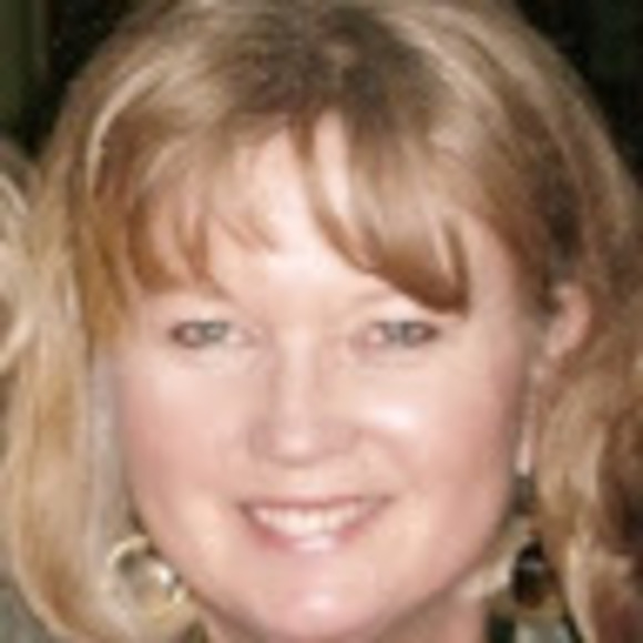 Profile Picture of Ann Charchalis (@ann_charchalis) on Poshmark