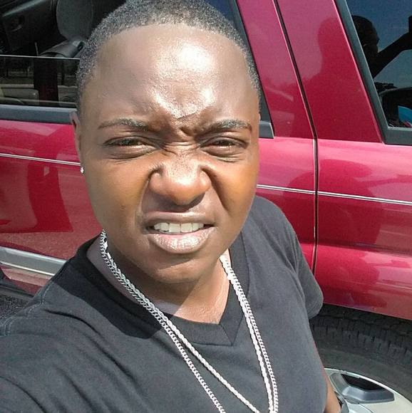 Profile Picture of Jade Cox (@ebonecox) on Poshmark