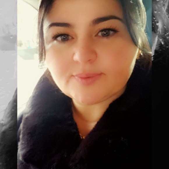 Profile Picture of Zulfiya Surmaliyeva (@zulfiyas) on Poshmark