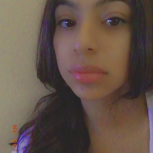 Profile Picture of Eunice Campos (@nany_10) on Poshmark