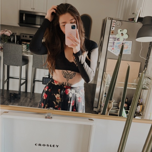 Profile Picture of Chelsie Engelskind (@heylovelysoul) on Poshmark