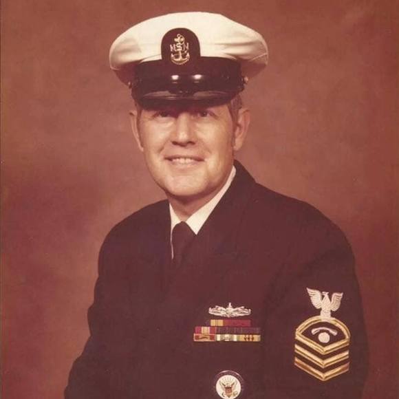 Profile Picture of Christina Laslo (@christinalaslo) on Poshmark