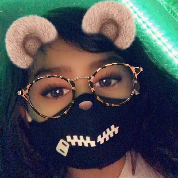 Profile Picture of Abigail Vasquez perez (@starperez2121) on Poshmark