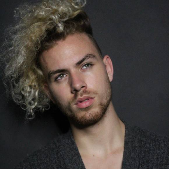 Profile Picture of David Morrison (@bananashoes) on Poshmark