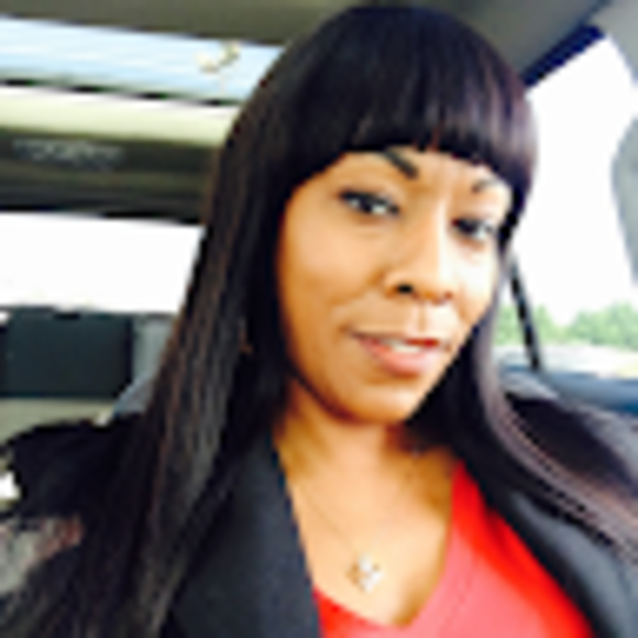 Profile Picture of L Sibley (@ttsib614) on Poshmark