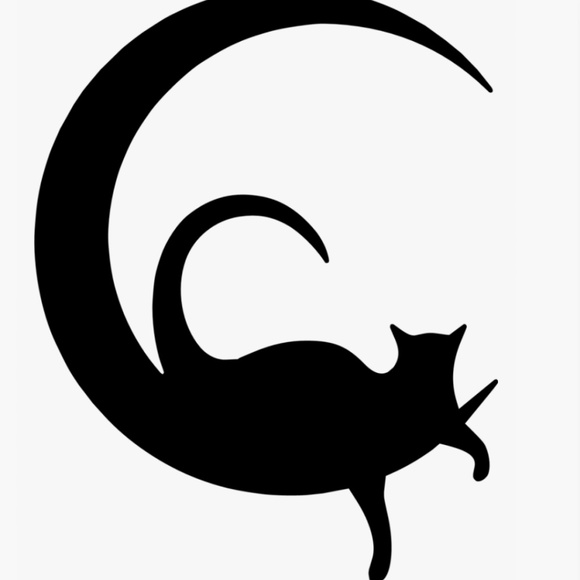 Profile Picture of Janet Martins (@jemartins) on Poshmark