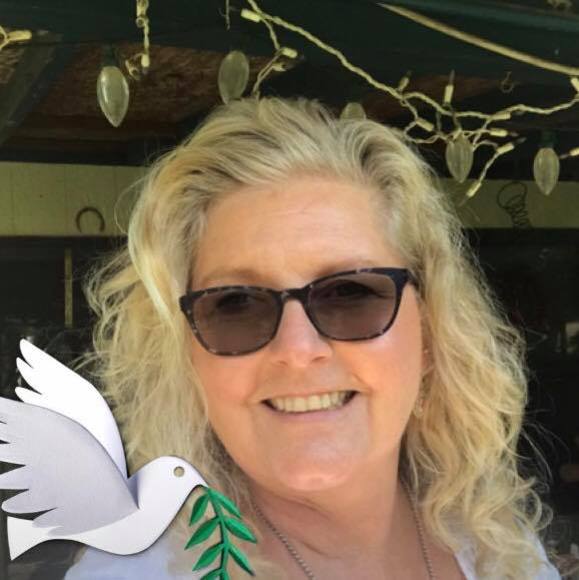 Profile Picture of Julia Borden (@juliavborden) on Poshmark