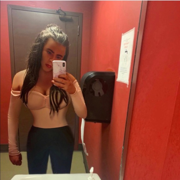 Profile Picture of Bethany Polanski (@bethanypolanski) on Poshmark