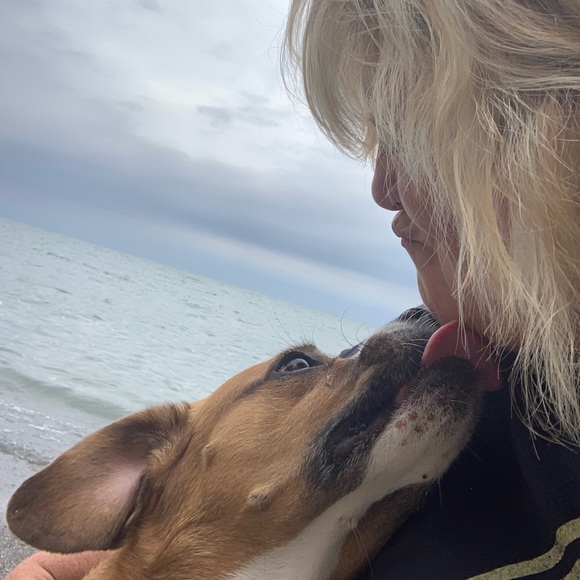 Profile Picture of Robin Shoup (@jeffnrobin) on Poshmark