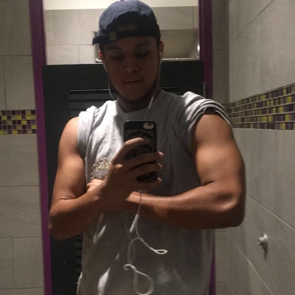 Profile Picture of Victor Perez (@victhesecond) on Poshmark