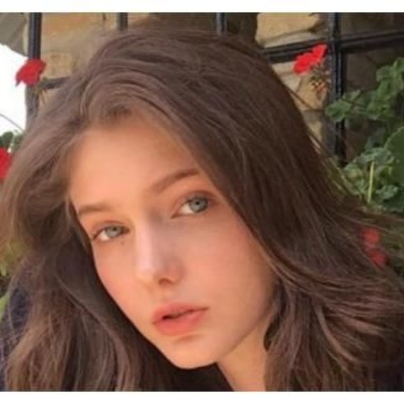 Profile Picture of Karolin Weber (@karolin2weber) on Poshmark