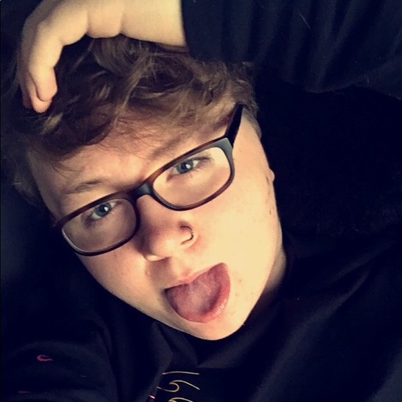Profile Picture of Kevin Rogalla (@kevrgs) on Poshmark