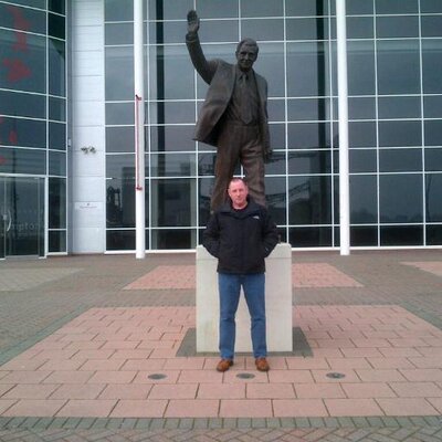 Profile Picture of Bob Middleton (@Readingsaint) on Twitter