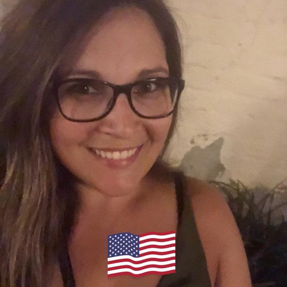 Profile Picture of Codia Ditaranto (@cditaranto87) on Poshmark