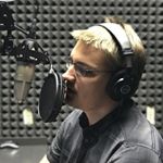 Profile Picture of Geoff Bowman (@polygonamorous) on Instagram