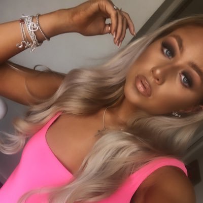 Profile Picture of ♡ Hollie Elizabeth Thomas ♡ (@Hollieethomasss) on Twitter