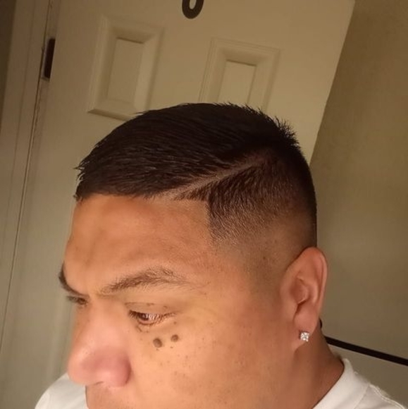 Profile Picture of Daniel Devine (@dd8496739) on Poshmark