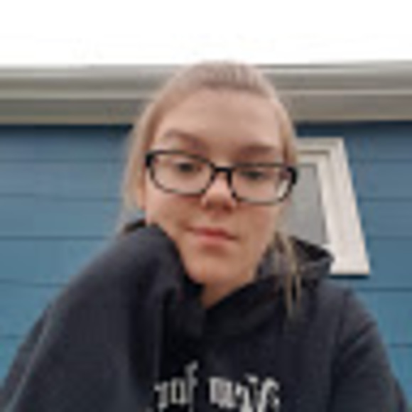Profile Picture of Kori Mackay (@mackkleigh) on Poshmark
