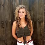 Profile Picture of Amanda Hoefakker (@amanda.hoefakker) on Facebook