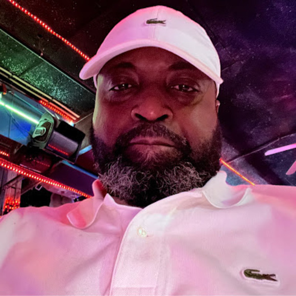 Profile Picture of Claude Curtis (@hamiltonhigh92) on Poshmark