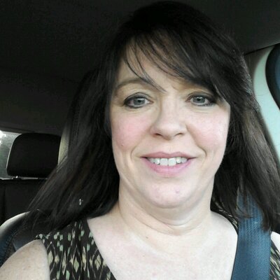 Profile Picture of Elizabeth Collett (@idealshoes4u) on Twitter