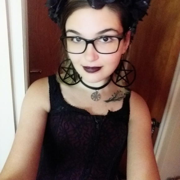 Profile Picture of Keely Herring (@keelyherring974) on Poshmark