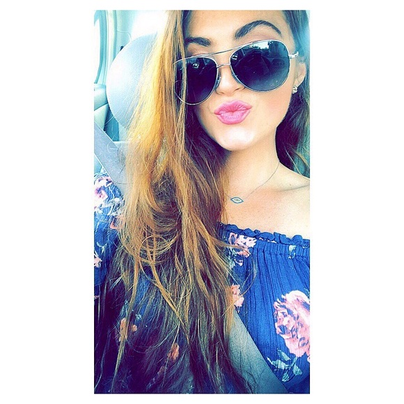 Profile Picture of Cara Cattafi (@caracattafi) on Poshmark