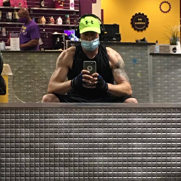 Profile Picture of Robert Cahall (@rcahall619) on Poshmark