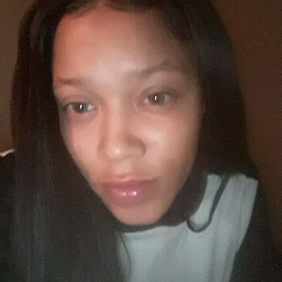 Profile Picture of Markeeda Nevin (@nmarkeeda) on Poshmark