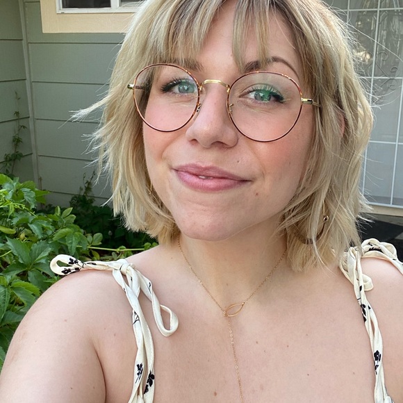 Profile Picture of Nancy Dixon (@dancynixon) on Poshmark
