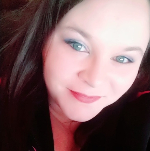 Profile Picture of Jessica Outman (@jesstastic2016) on Poshmark