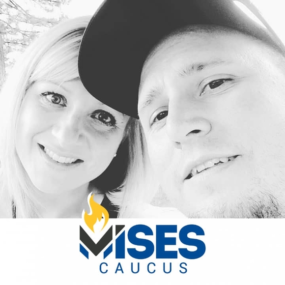 Profile Picture of Daniel Gearhart (@dgearhart29) on Poshmark