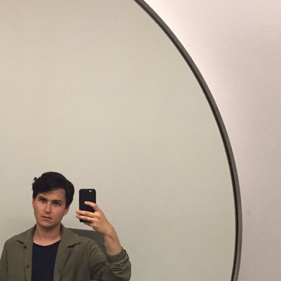 Profile Picture of Ezra Koenig (@arzE) on Twitter