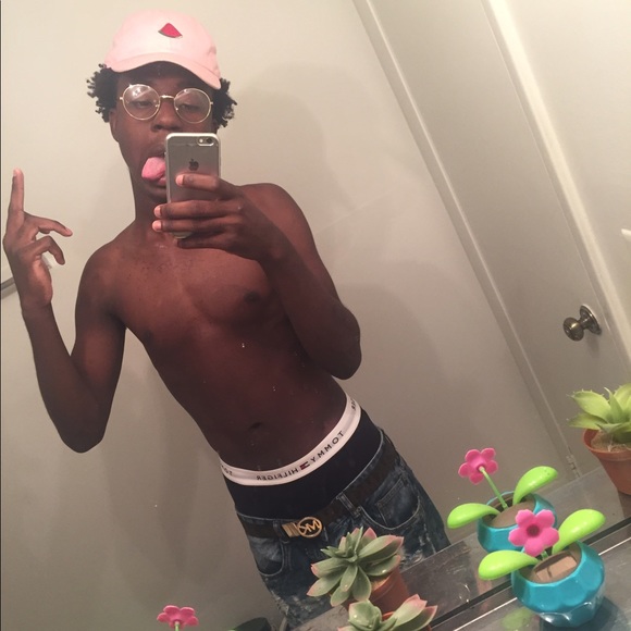 Profile Picture of James Birrd (@jamesbirrd) on Poshmark