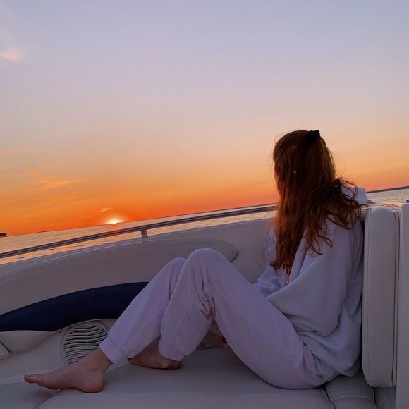 Profile Picture of Amelia Fennessey (@ameliafennessey) on Poshmark