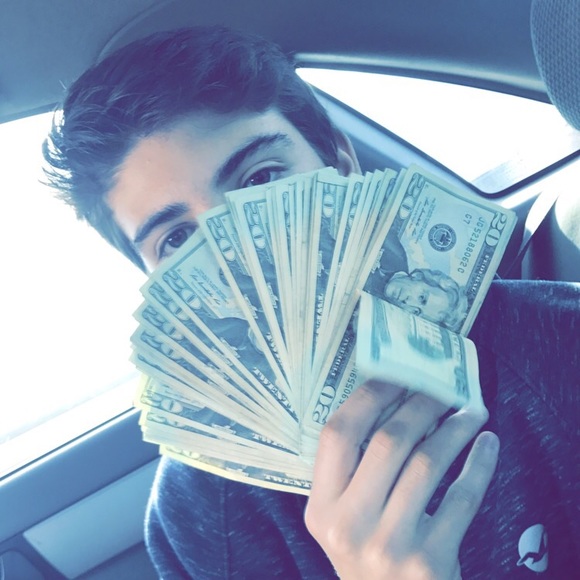 Profile Picture of Logan Tarrdoo (@logannn504) on Poshmark