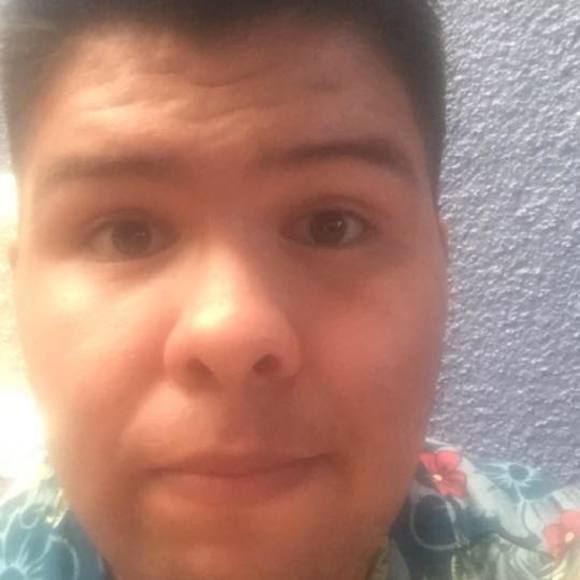 Profile Picture of Lorenzo Belloso (@lorenzobelloso) on Poshmark